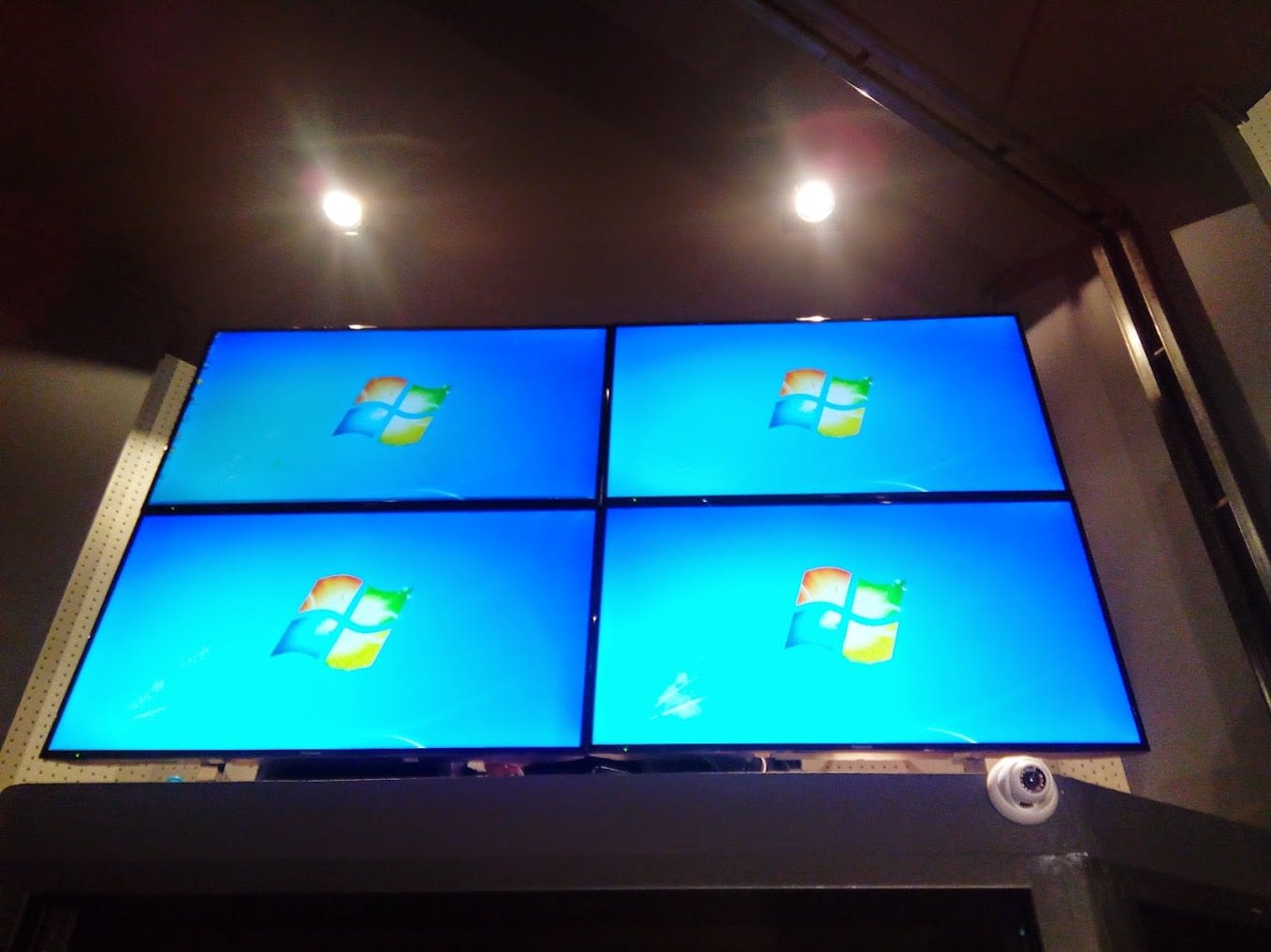 VIDEO-WALL